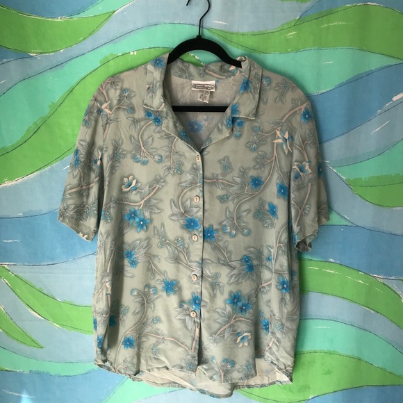 Vintage Tops - VINTAGE silk blue floral button front blouse